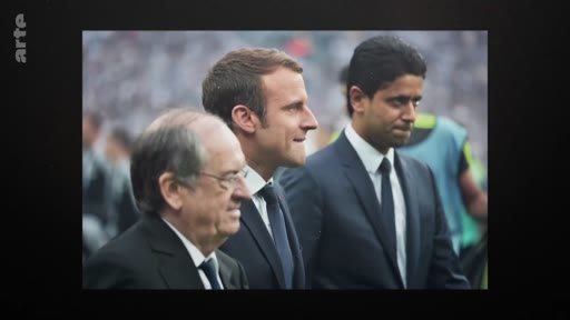 Le président français Emmanuel Macron, le président de la FFF Noël Le Graët et le président du PSG Nasser Al-Khelaïfi sont réunis lors d'un événement public. Cette image montre une rencontre entre des figures majeures de la politique et du football français.