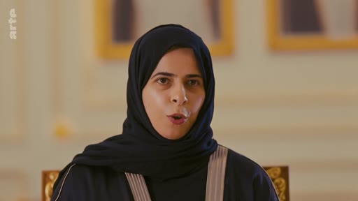 Une femme portant un hijab noir s'exprime face caméra lors d'une interview télévisée, avec le logo de la chaîne Arte visible en haut à gauche.