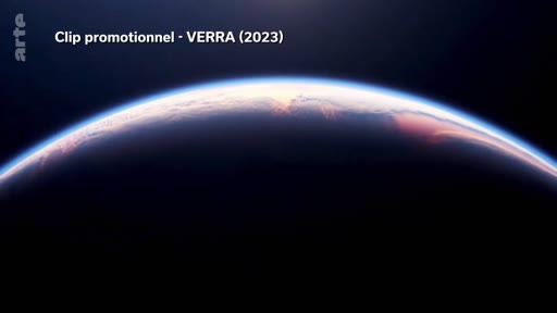 Vue de l'atmosphère terrestre depuis l'espace illustrant le clip promotionnel de VERRA en 2023, dans le cadre d'une enquête sur les crédits carbone.