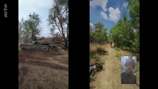 Un char de combat circule sur un terrain accidenté près d'une zone boisée, tandis qu'un soldat ukrainien en tenue de combat témoigne en vidéo incrustée. Cette séquence illustre les opérations militaires sur le front ukrainien.
